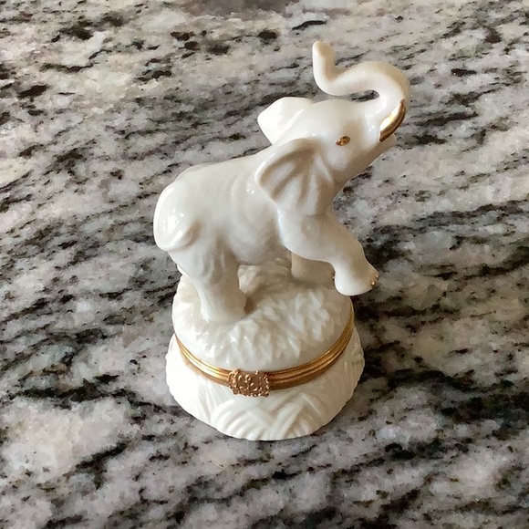 Lenox Trinket Box. GOOD LUCK ELEPHANT - Picture 1 of 6